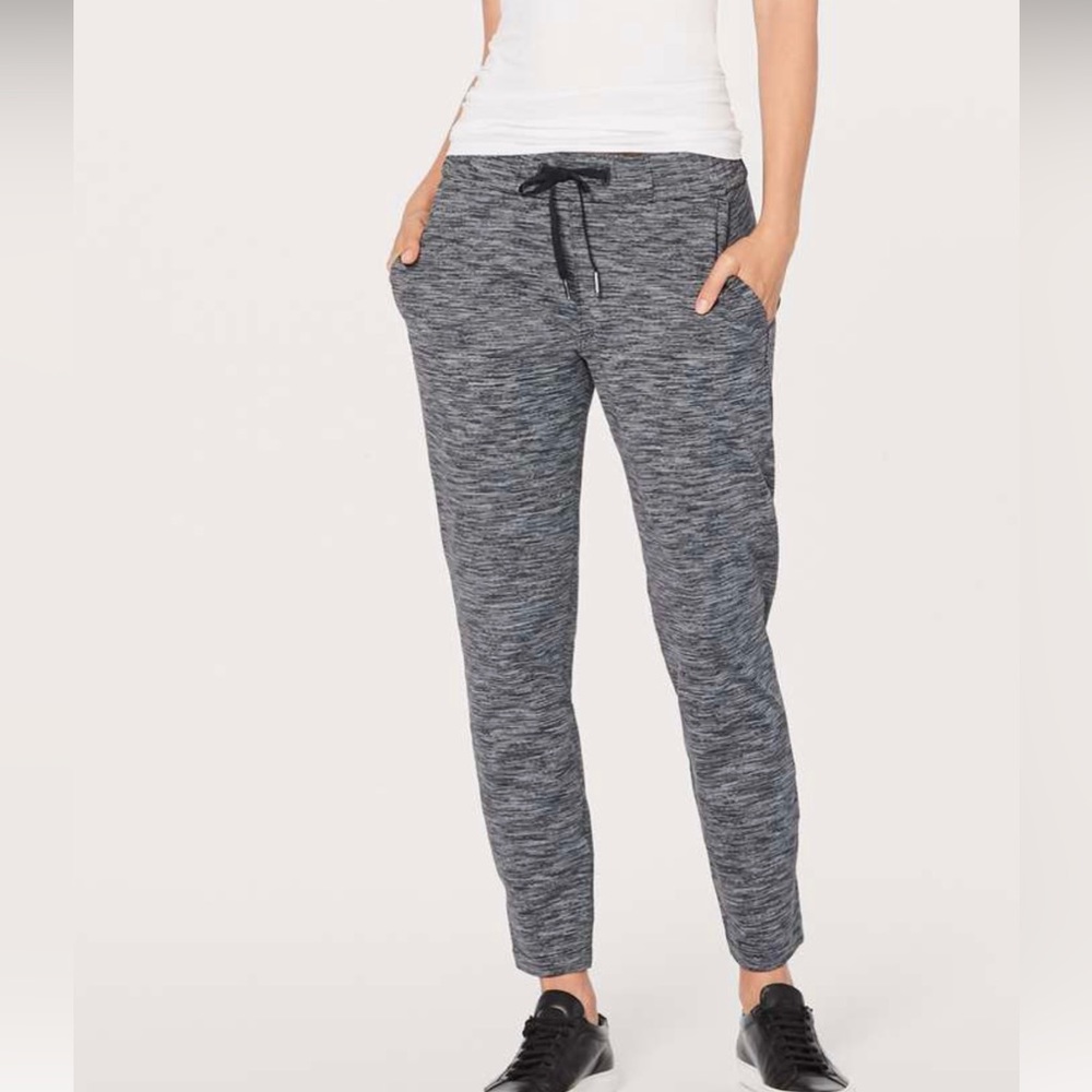 Lululemon On The Fly Pant size 2